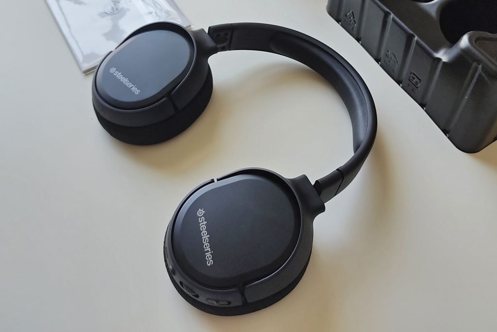 Steelseries Arctis 1 Wireless Review Versatile All Rounder Gadgets Middle East
