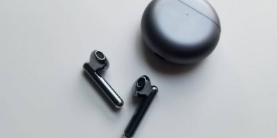 HUAWEI FreeBuds 4 compared to the competition