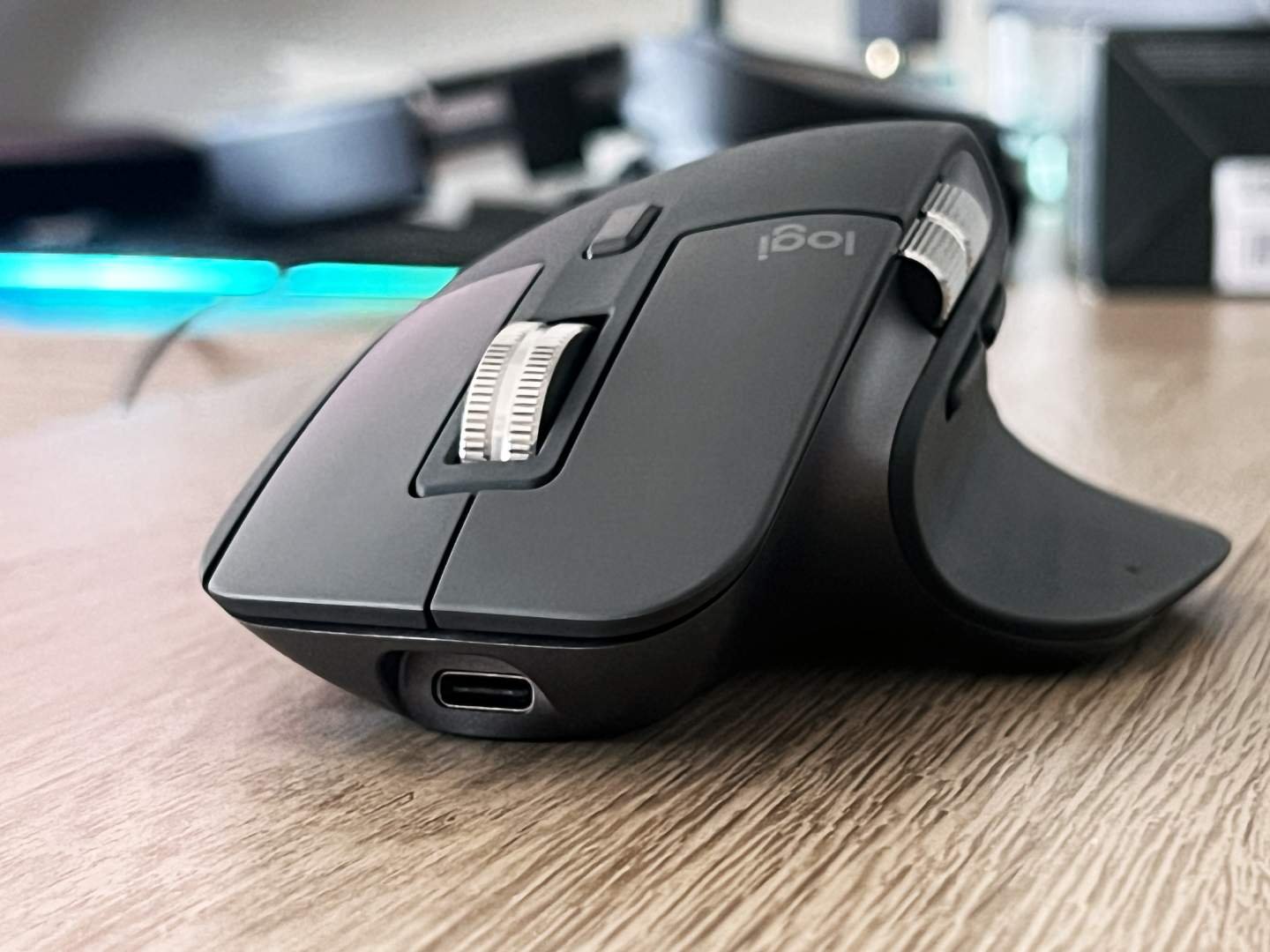 Logitech MX Master 3 Review: An Edge in the Workplace - Switch and