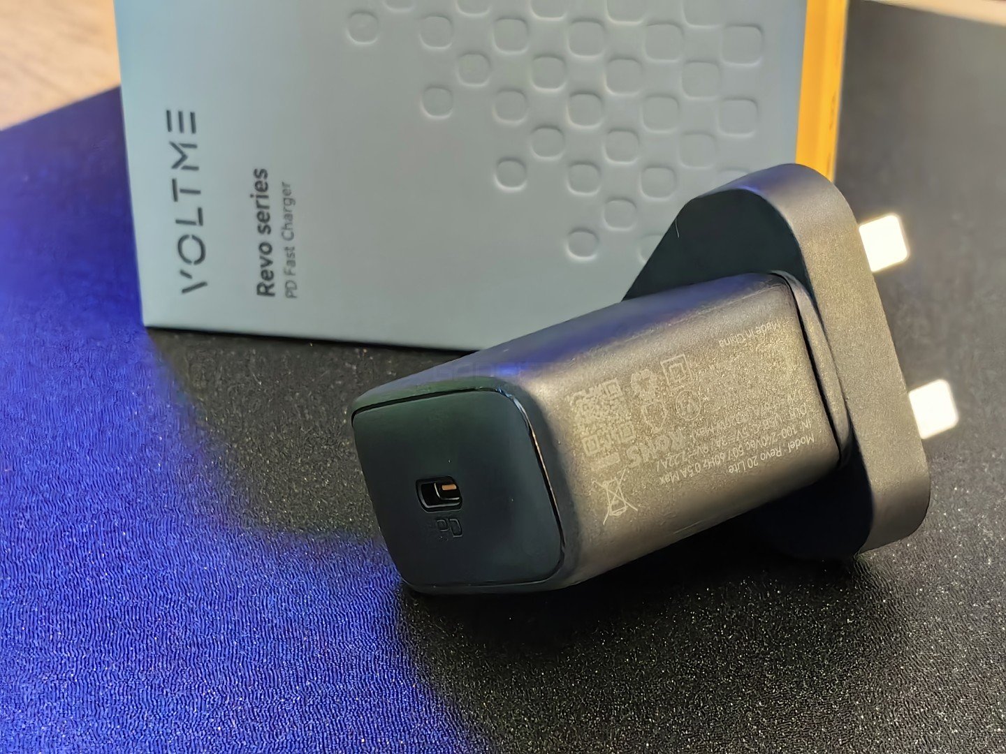 VOLTME Revo Lite 20W PD Charger Review - Gadgets Middle East