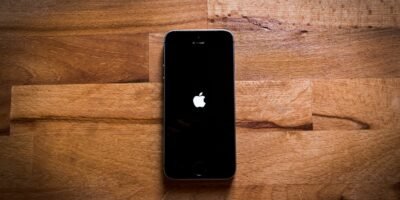 How do you stop screen dimming on your iPhone?