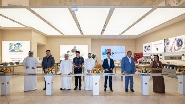 Huawei Opens new Experience Stores including Yas Mall Abu Dhabi with Exclusive Offers!